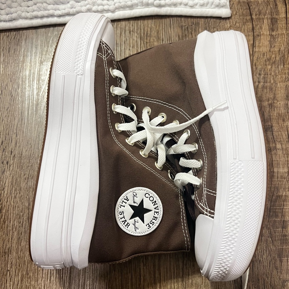 BRAND NEW Converse Platform Move